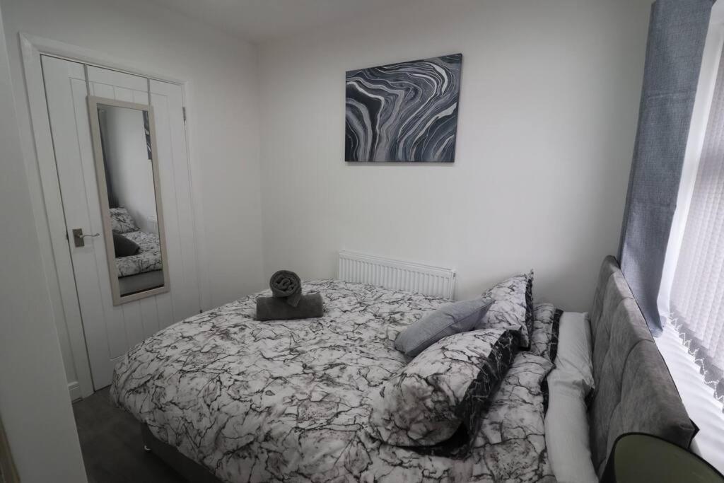 Cosy Two Bedroom First Floor Apartment Birmingham Buitenkant foto