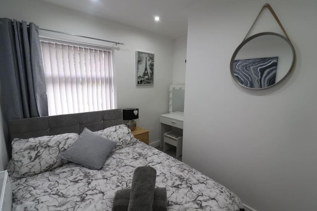 Cosy Two Bedroom First Floor Apartment Birmingham Buitenkant foto