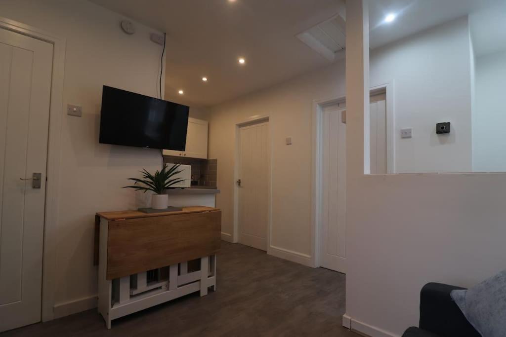 Cosy Two Bedroom First Floor Apartment Birmingham Buitenkant foto
