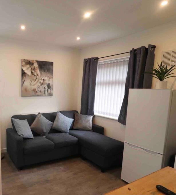 Cosy Two Bedroom First Floor Apartment Birmingham Buitenkant foto